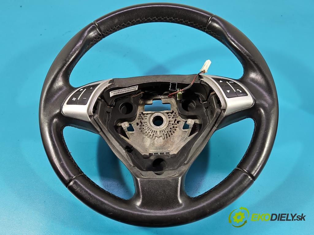 Fiat Punto Grande 1.2 8V 69KM manual 51 kW 1242 cm3 3- volant (Volant)