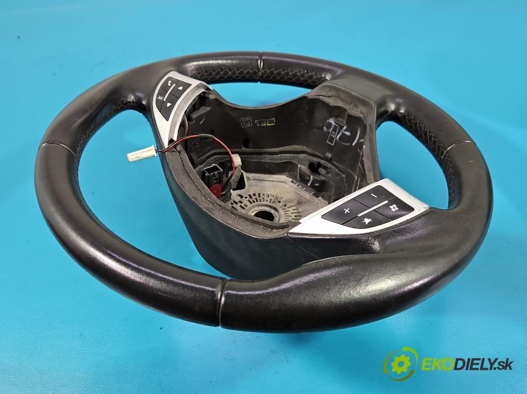 Fiat Punto Grande 1.2 8V 69KM manual 51 kW 1242 cm3 3- volant (Volant)