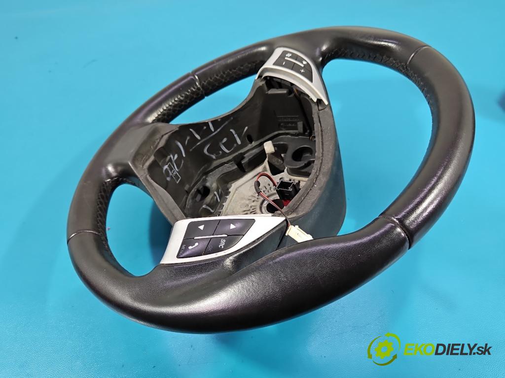 Fiat Punto Grande 1.2 8V 69KM manual 51 kW 1242 cm3 3- volant (Volant)