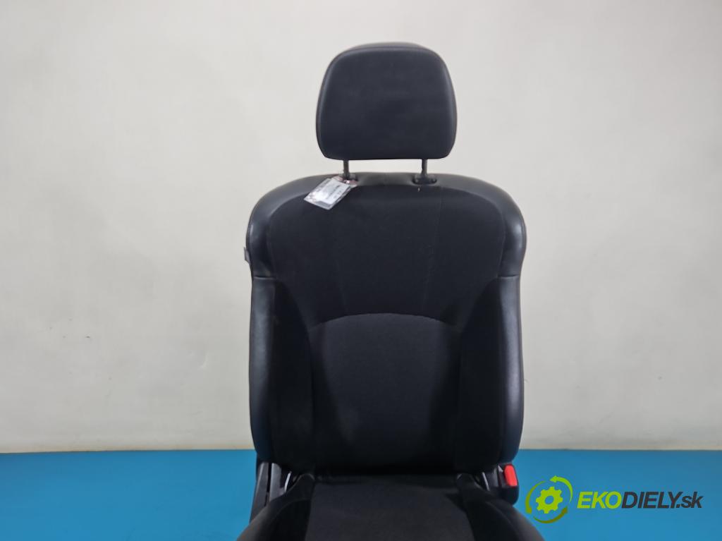 Citroen C-Crosser 2007-2012 2.2 hdi 156 HP automatic 115 kW 2179 cm3 5- Sedačka pravý (Sedadlo)