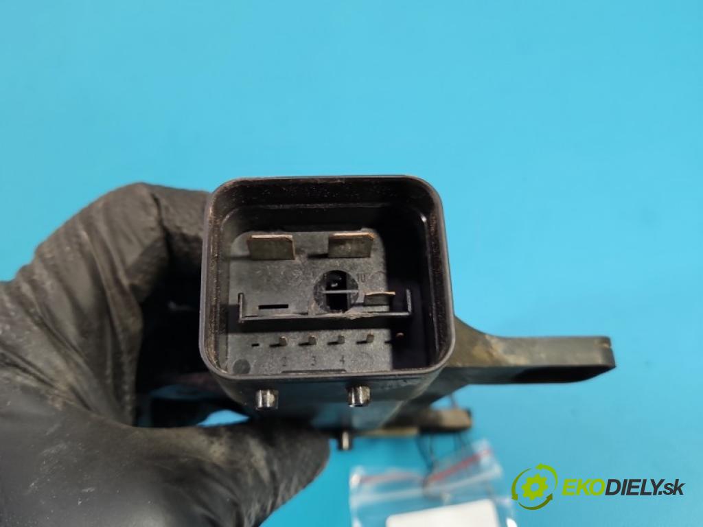 Skoda Citigo 2011-2019 1.0 MPI 60 hp manual 44 kW 999 cm3 3- relé ventilátoru: 1S0919506