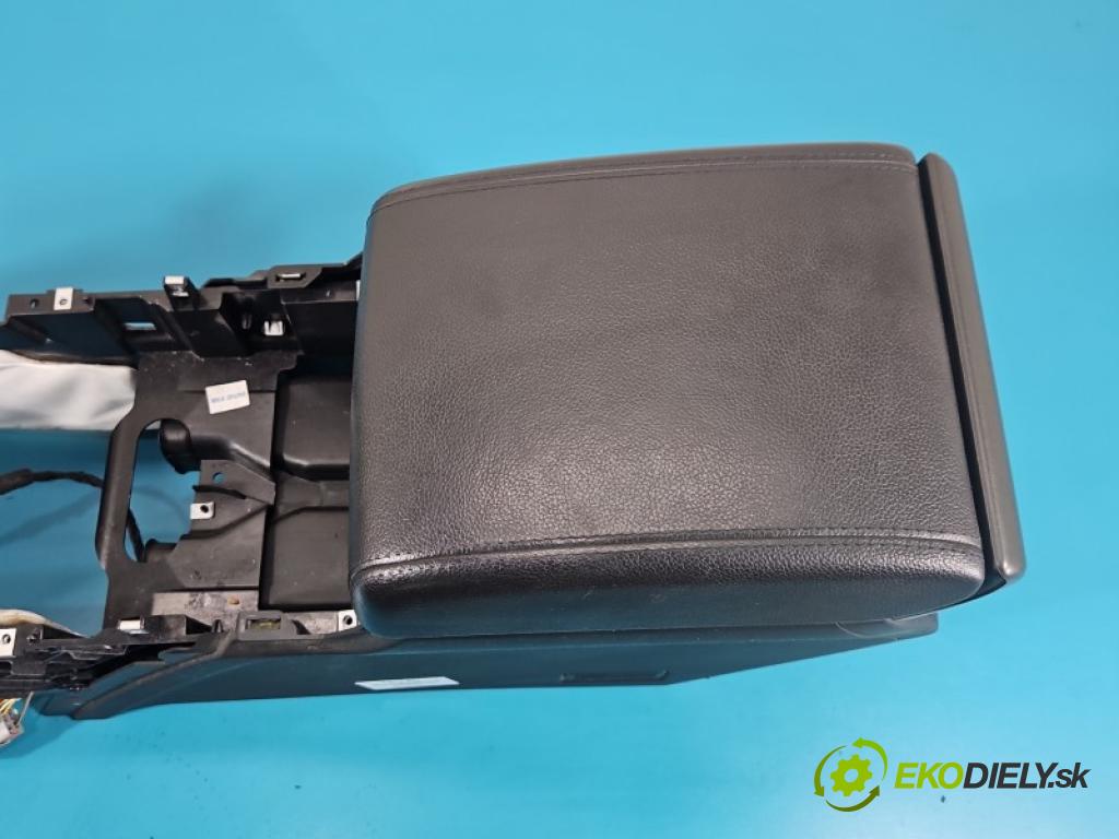Land rover Range Rover Evoque I 2011-2018 2.0 241KM automatic 177 kW 1999 cm3 5- operadlo 5E08X0107 (Lakťová opierka)