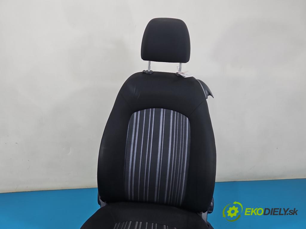 Fiat Punto Grande 1.2 8V 69KM manual 51 kW 1242 cm3 3- Sedačka ľavý  (Sedadlo)