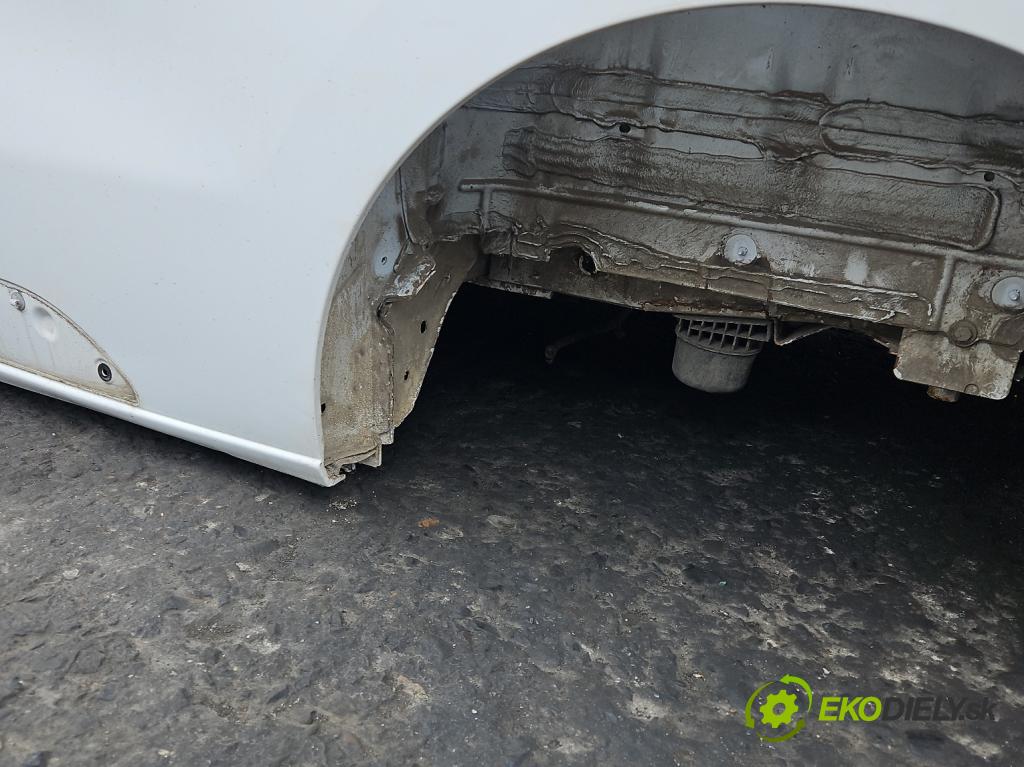 Peugeot Expert III 2016- 1.6 hdi 116 hp manual 85 kW 1560 cm3 5- blatnik zadní levý