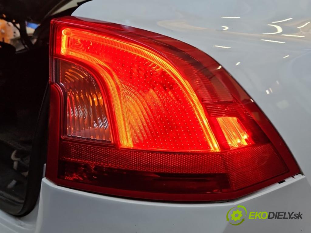Volvo S60 II 2010-2018 2.5 T5 250 hp automatic 184 kW 2497 cm3 4- světlo zadní pravé blatník: 30796268