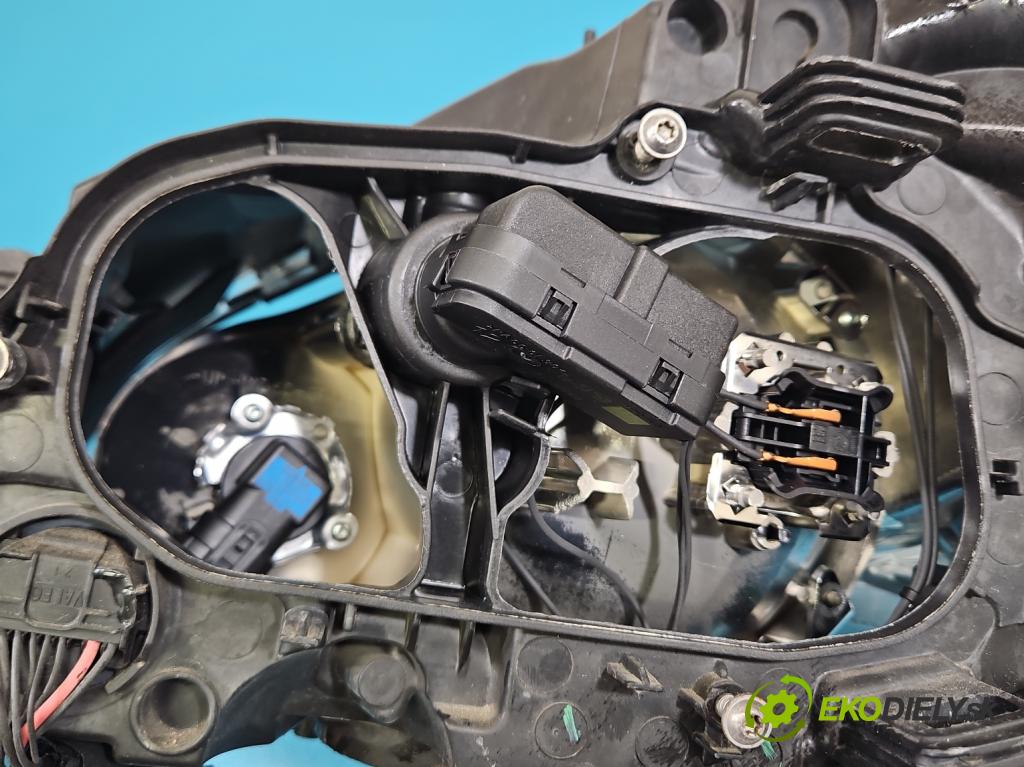 Volvo S60 II 2010-2018 2.5 T5 250 hp automatic 184 kW 2497 cm3 4- světlo pravý 89907534 (Pravé přední světlo)