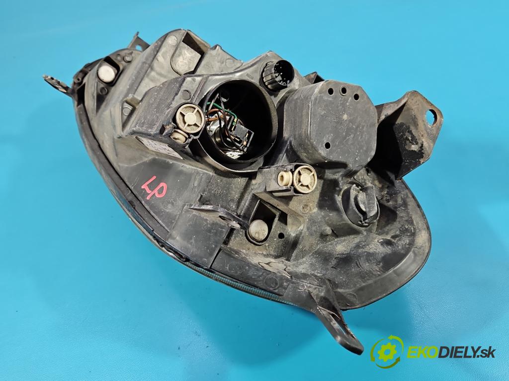 Fiat Punto Grande 1.2 8V 69KM manual 51 kW 1242 cm3 3- světlo levý  (Klika dveří ostatní)