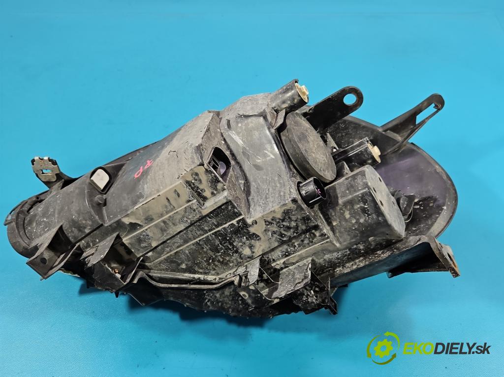 Fiat Punto Grande 1.2 8V 69KM manual 51 kW 1242 cm3 3- světlo pravý  (Pravé přední světlo)