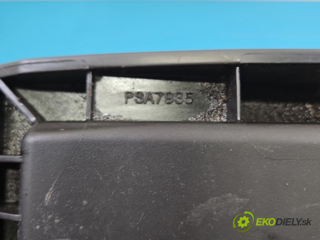 Peugeot Expert III 2016- 1.6 hdi 116 HP manual 85 kW 1560 cm3 5- obal filtra vzduchu 9806561080 (Obal vzduchového filtra)