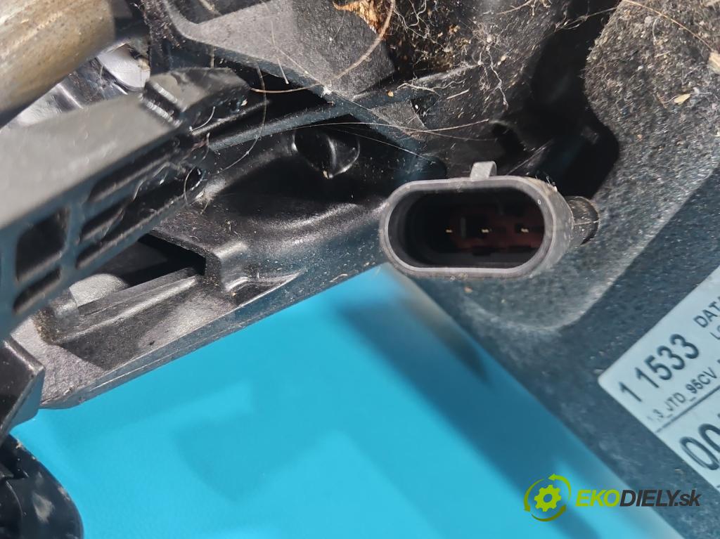 Fiat Punto Grande 1.2 8V 69KM manual 51 kW 1242 cm3 3- kulisa změny stupňová  (Řadicí páka (kulisa) )