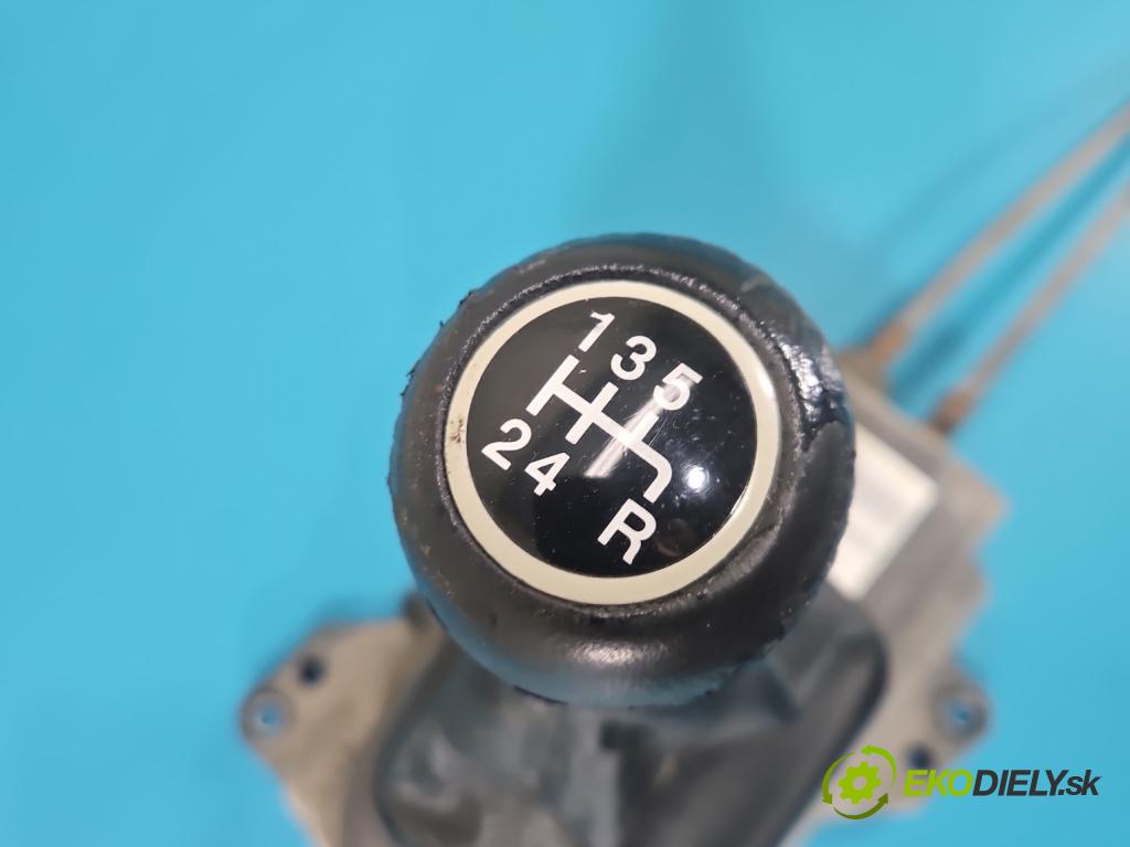 Fiat Punto Grande 1.2 8V 69KM manual 51 kW 1242 cm3 3- kulisa změny stupňová  (Řadicí páka (kulisa) )