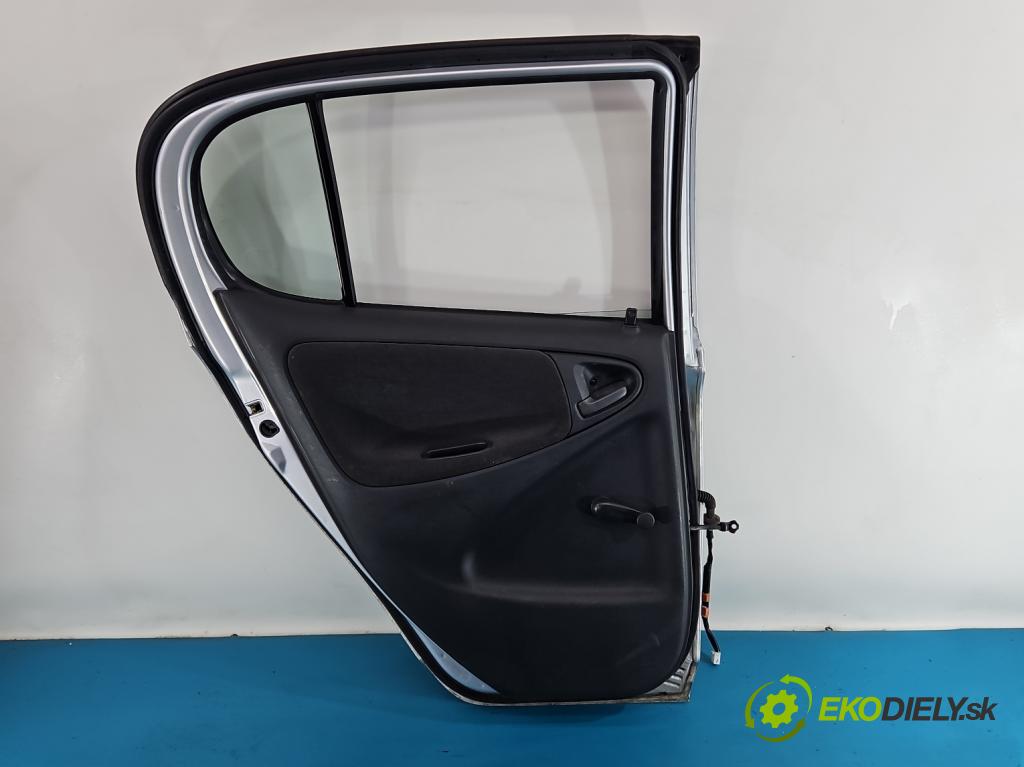 Toyota Yaris I 1999-2005 1.3 vvti 86 hp manual 63 kW 1299 cm3 5- dveře zadní levé  (Klika dveří ostatní)