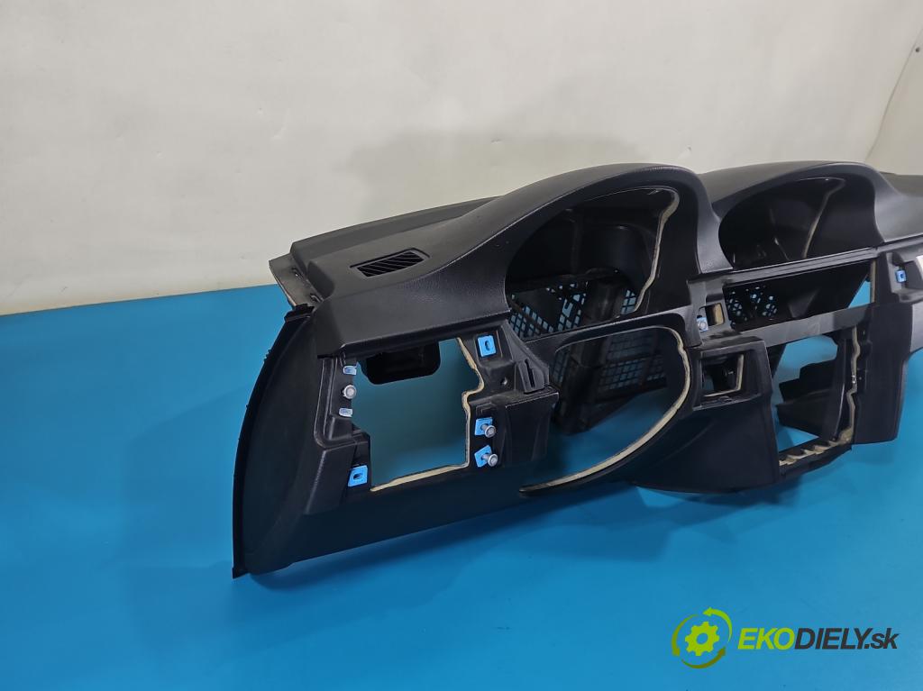 Bmw 3 E90 2005-2013 2.0b 150 HP manual 110 kW 1999 cm3 4- kokpit,pristrojová doska rozdeľovacia