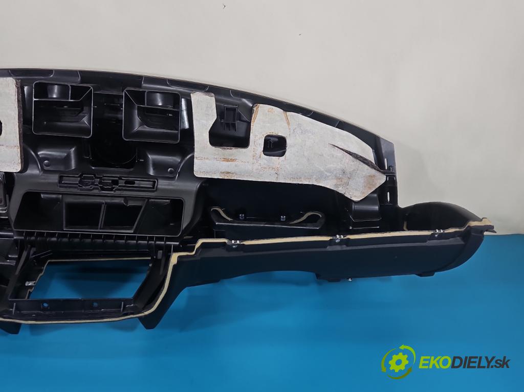 Bmw 3 E90 2005-2013 2.0b 150 HP manual 110 kW 1999 cm3 4- kokpit,pristrojová doska rozdeľovacia