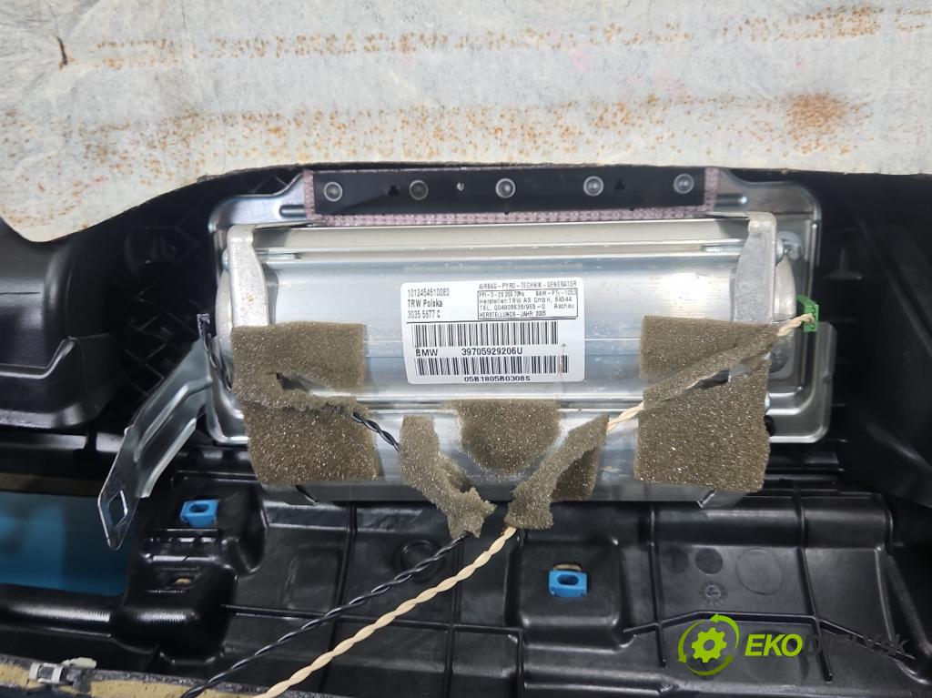 Bmw 3 E90 2005-2013 2.0b 150 HP manual 110 kW 1999 cm3 4- kokpit,pristrojová doska rozdeľovacia