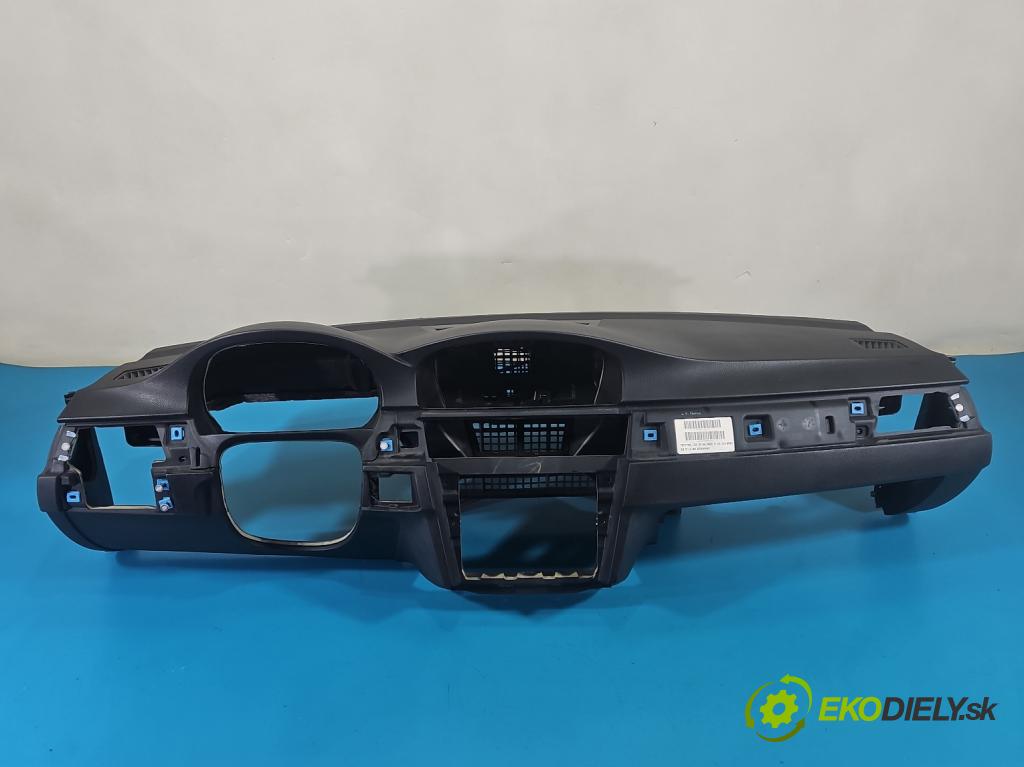 Bmw 3 E90 2005-2013 2.0b 150 HP manual 110 kW 1999 cm3 4- kokpit,pristrojová doska rozdeľovacia 