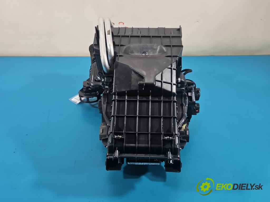 Land rover Range Rover Evoque I 2011-2018 2.0 241KM automatic 177 kW 1999 cm3 5- radiátor BJ32-19B555-AE (Radiátor topení)