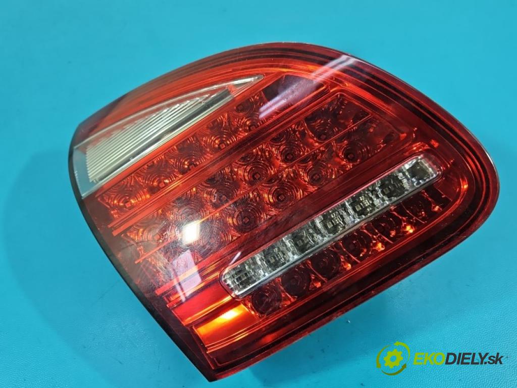 Porsche Cayenne II 2010-2017 3.0d 245KM automatic 180 kW 2967 cm3 5- světlo zadní levé kufrových dveří 7P5945093M