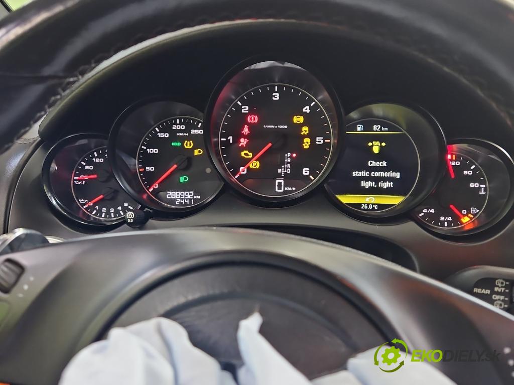 Porsche Cayenne II 2010-2017 3.0d 245KM automatic 180 kW 2967 cm3 5- prístrojovka/ budíky 7P5920904M (Prístrojová doska)