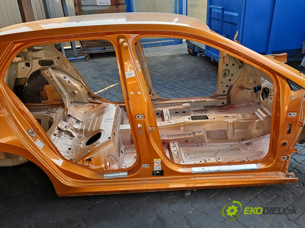 Skoda Fabia IV 2021- 1.0 tsi 110 hp manual 81 kW 999 cm3 5- práh pravý  (Karoserie ostatní)