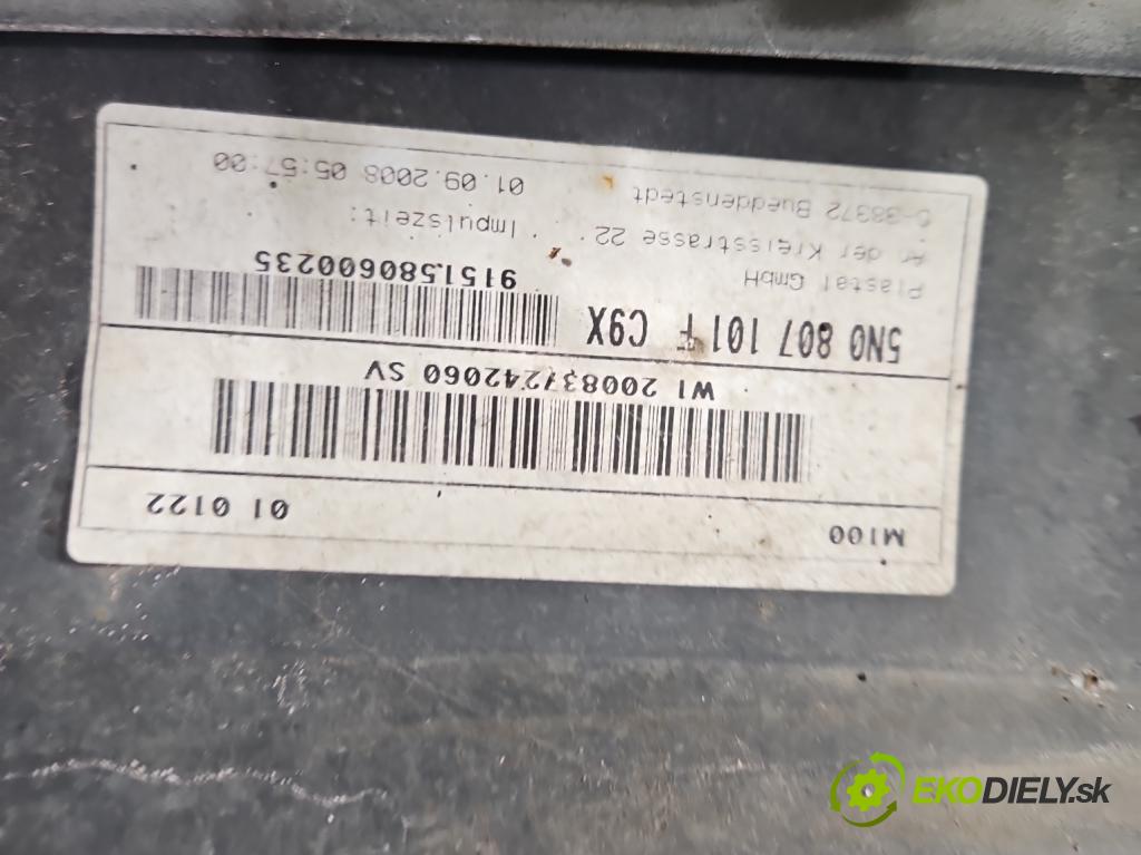 Vw Tiguan I 2007-2016 2.0 tdi 140 hp manual 103 kW 1968 cm3 5- nárazník přední 5N0807101F (Klika dveří ostatní)
