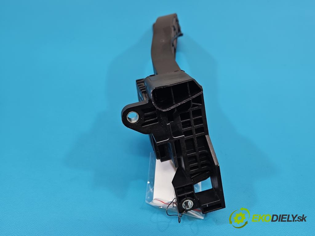 Iveco Daily V 2014- 3.0 hpi 175 HP automatic 129 kW 2998 cm3 2- pedal plyn potenciometr: 5801333490