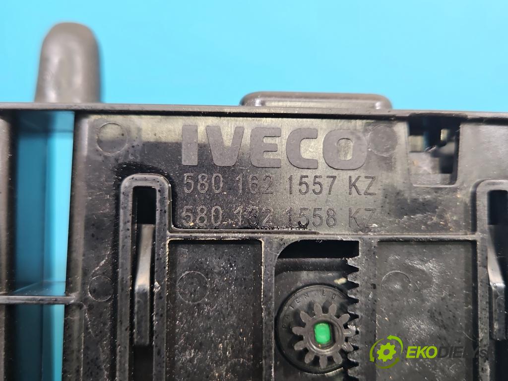 Iveco Daily V 2014- 3.0 hpi 175 HP automatic 129 kW 2998 cm3 2- Rukojeť: na nápoje: 2227075 (Držiak (úchyt) na nápoje)