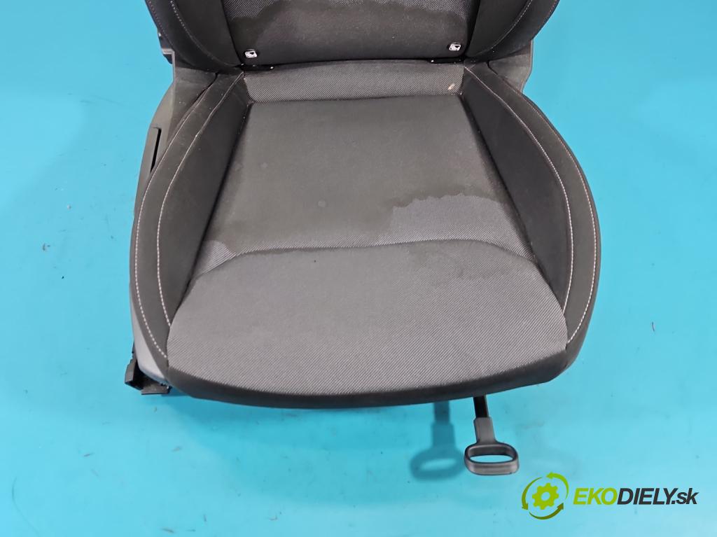 Skoda Fabia IV 2021- 1.0 tsi 110 HP manual 81 kW 999 cm3 5- Sedačka pravý  (Sedadlo)