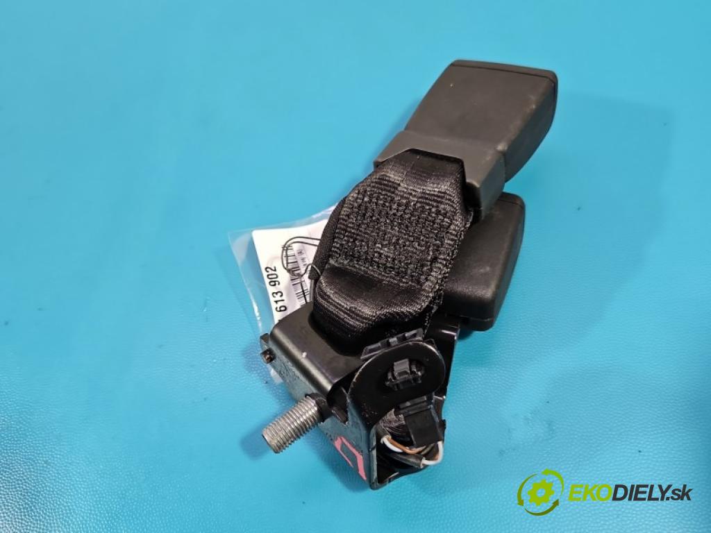 Skoda Fabia IV 2021- 1.0 tsi 110 HP manual 81 kW 999 cm3 5- pas bezpečnosť: zadné ľavý 6VA857739