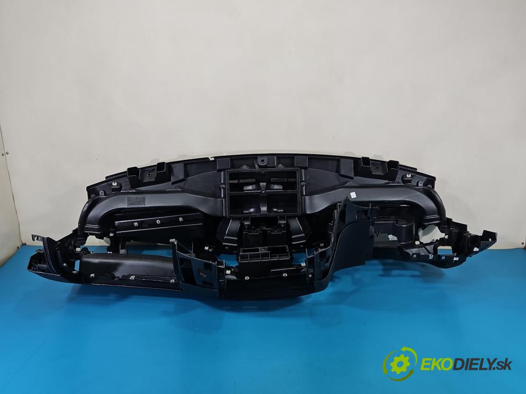 Iveco Daily V 2014- 3.0 hpi 175 hp automatic 129 kW 2998 cm3 2- kokpit,přistrojova deska