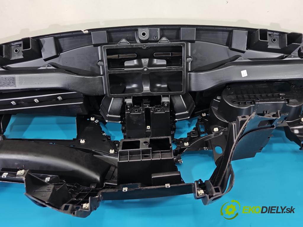Iveco Daily V 2014- 3.0 hpi 175 hp automatic 129 kW 2998 cm3 2- kokpit,přistrojova deska