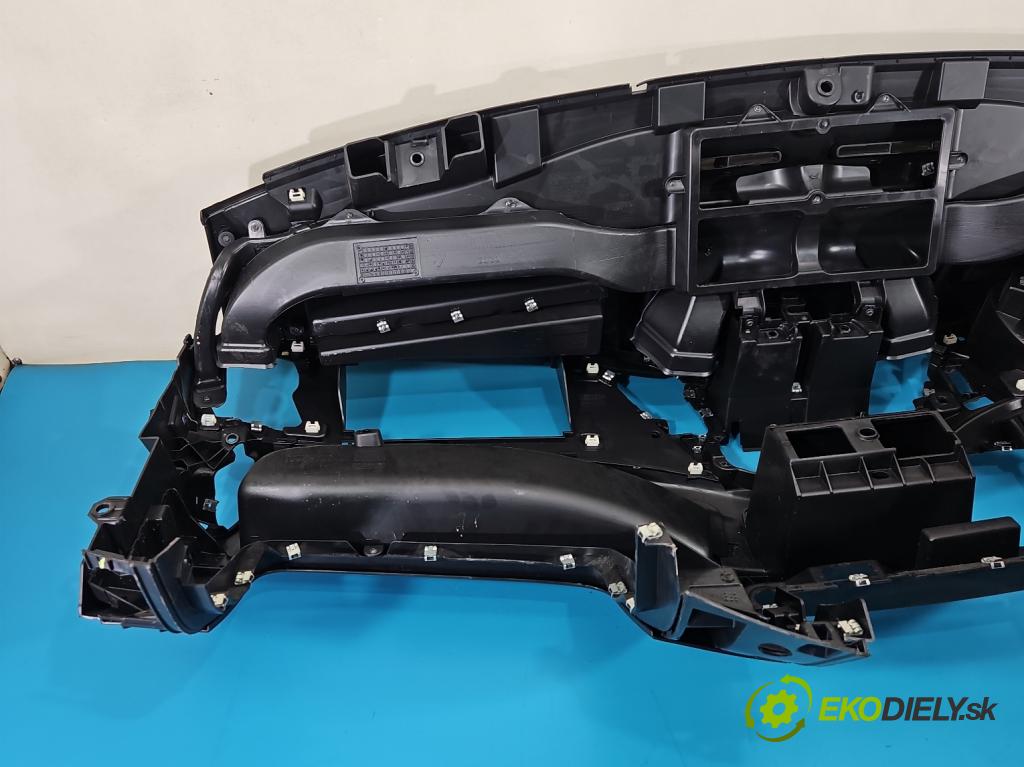 Iveco Daily V 2014- 3.0 hpi 175 hp automatic 129 kW 2998 cm3 2- kokpit,přistrojova deska