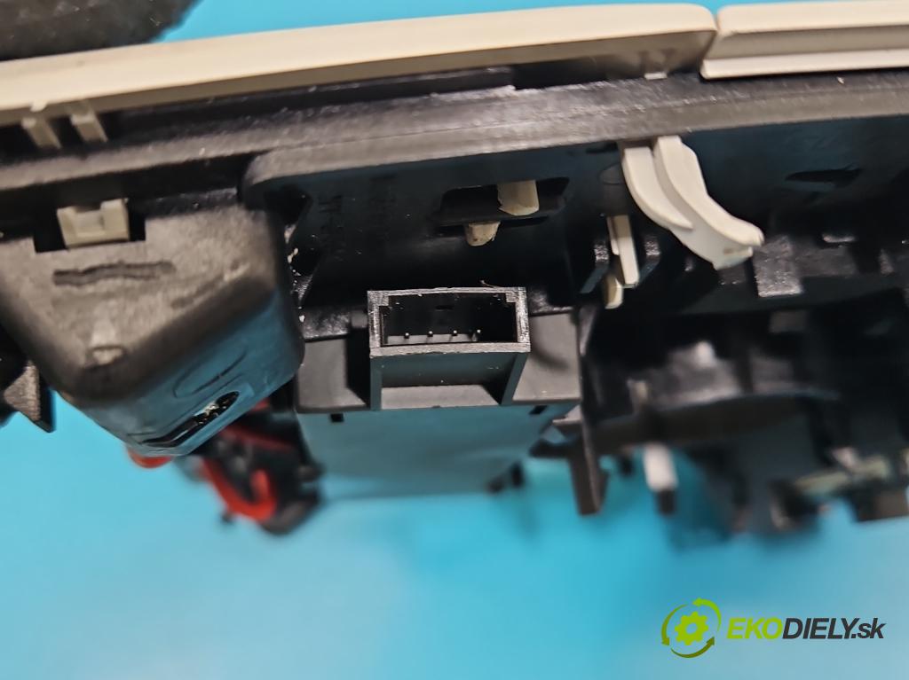 Vw Tiguan I 2007-2016 2.0 tdi 140 HP manual 103 kW 1968 cm3 5- svetlo / reflektor interiéra 1K8947105-L