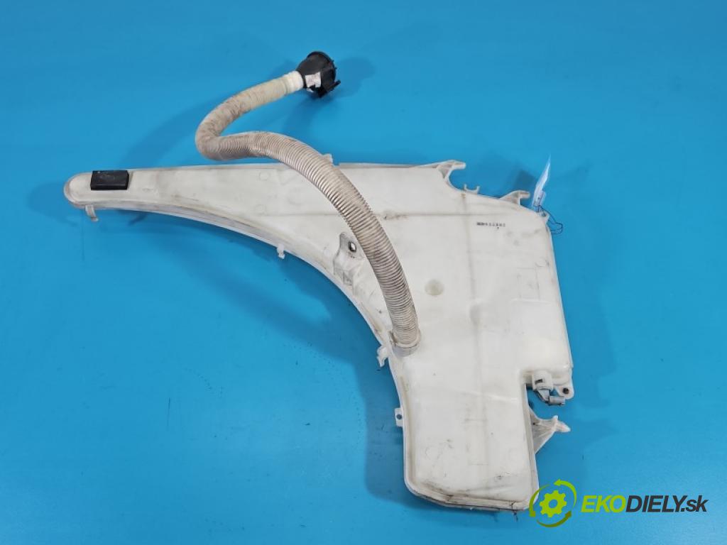 Bmw 3 E90 2005-2013 2.0b 150 hp manual 110 kW 1999 cm3 4- nádržka tekutina: ostřikovačů 2992304