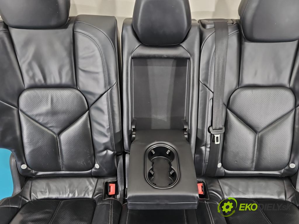 Porsche Cayenne II 2010-2017 3.0d 245KM automatic 180 kW 2967 cm3 5- sedačke: komplet