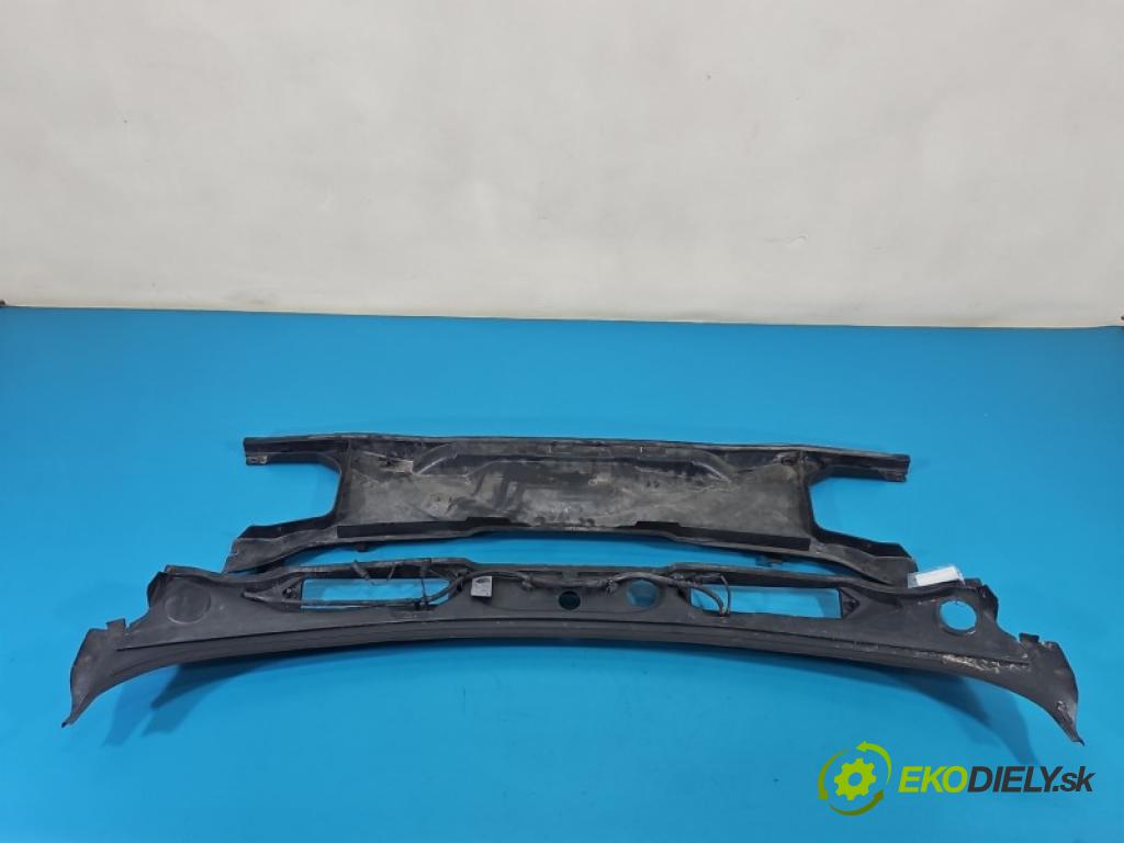 Bmw 3 E90 2005-2013 2.0b 150 hp manual 110 kW 1999 cm3 4- torpédo 575509 (Plast pod čelním sklem)
