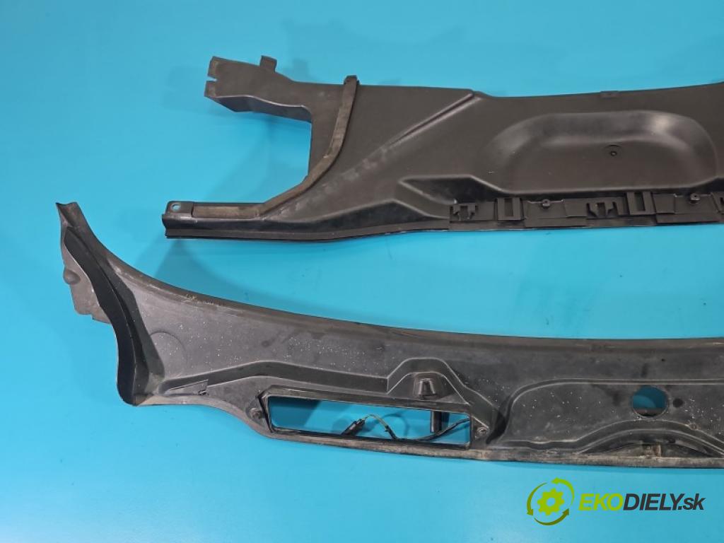 Bmw 3 E90 2005-2013 2.0b 150 hp manual 110 kW 1999 cm3 4- torpédo 575509 (Plast pod čelním sklem)