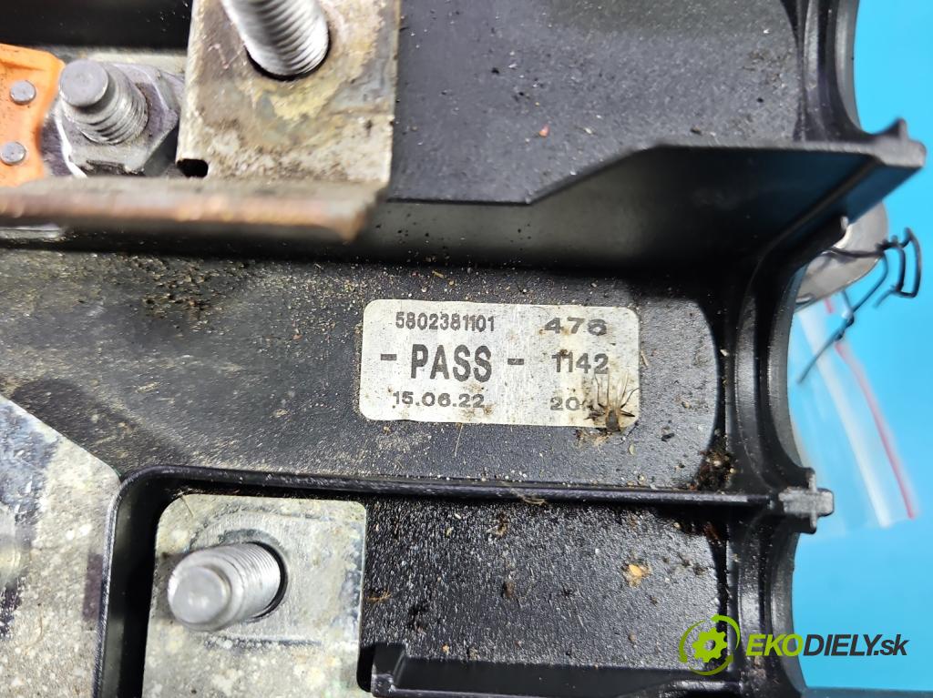 Iveco Daily V 2014- 3.0 hpi 175 hp automatic 129 kW 2998 cm3 2- skříňka pojistková 5802381101 (Pojistková skříňka)