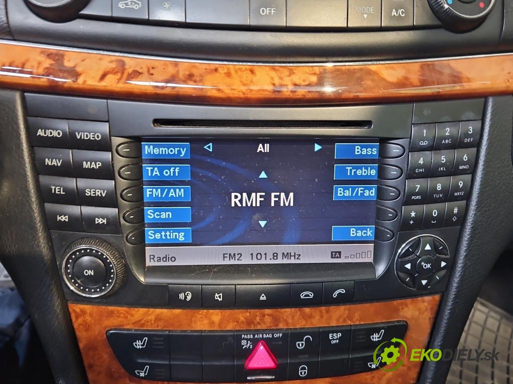 Mercedes E W211 2002-2009 3.5 V6 272964 272 HP automatic 200 kW 3498 cm3 5- Radio originál A2118204197