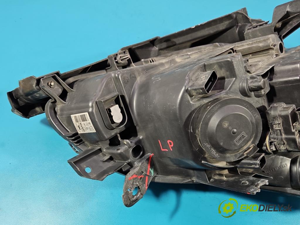 Renault Clio III 2005-2012 1.2 TCE: 101 HP manual 74 kW 1149 cm3 5- Reflektor: ľavý 8200261610 (Kľučka dverí ostatné)