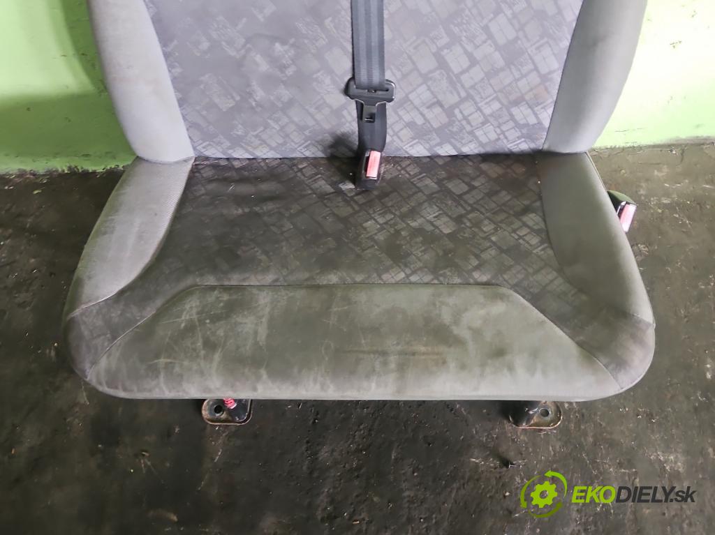 Opel Vivaro 2001-2014 1.9 cdti 101 hp manual 74 kW 1870 cm3 5- Sedadlo pravý  (Sedadlo)