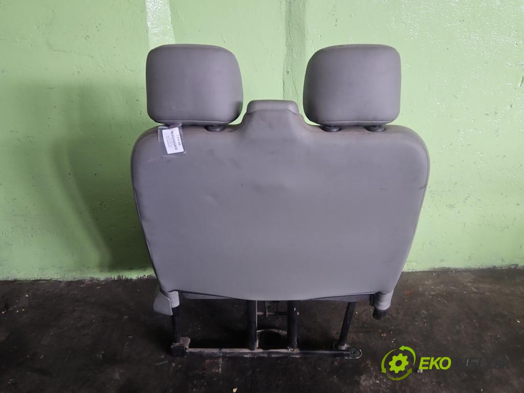 Opel Vivaro 2001-2014 1.9 cdti 101 hp manual 74 kW 1870 cm3 5- Sedadlo pravý  (Sedadlo)