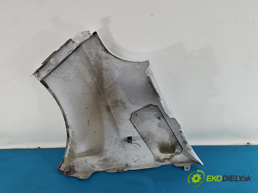 Opel Vivaro 2001-2014 1.9 cdti 101 HP manual 74 kW 1870 cm3 5- blatník predné pravý  (Kľučka dverí ostatné)