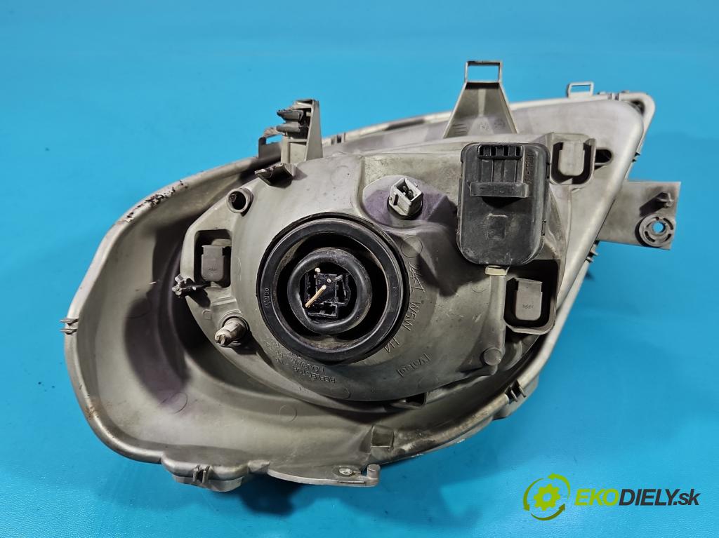 Opel Vivaro 2001-2014 1.9 cdti 101 hp manual 74 kW 1870 cm3 5- světlo pravý 7700311372 (Pravé přední světlo)
