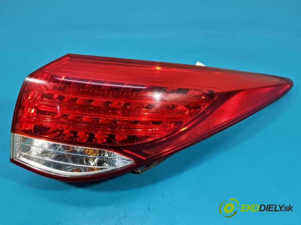 Hyundai I40 1.7 crdi 116 hp manual 85 kW 1685 cm3 5- světlo zadní pravé blatník: 92402-3Z000