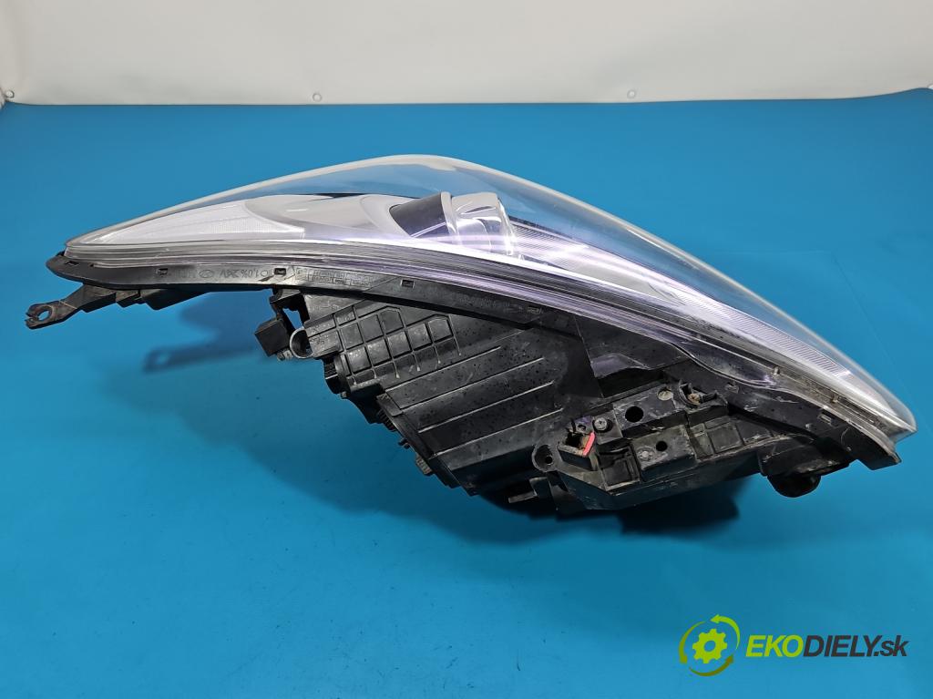 Hyundai I40 1.7 crdi 116 HP manual 85 kW 1685 cm3 5- Reflektor: ľavý 3Z921-01700 (Kľučka dverí ostatné)