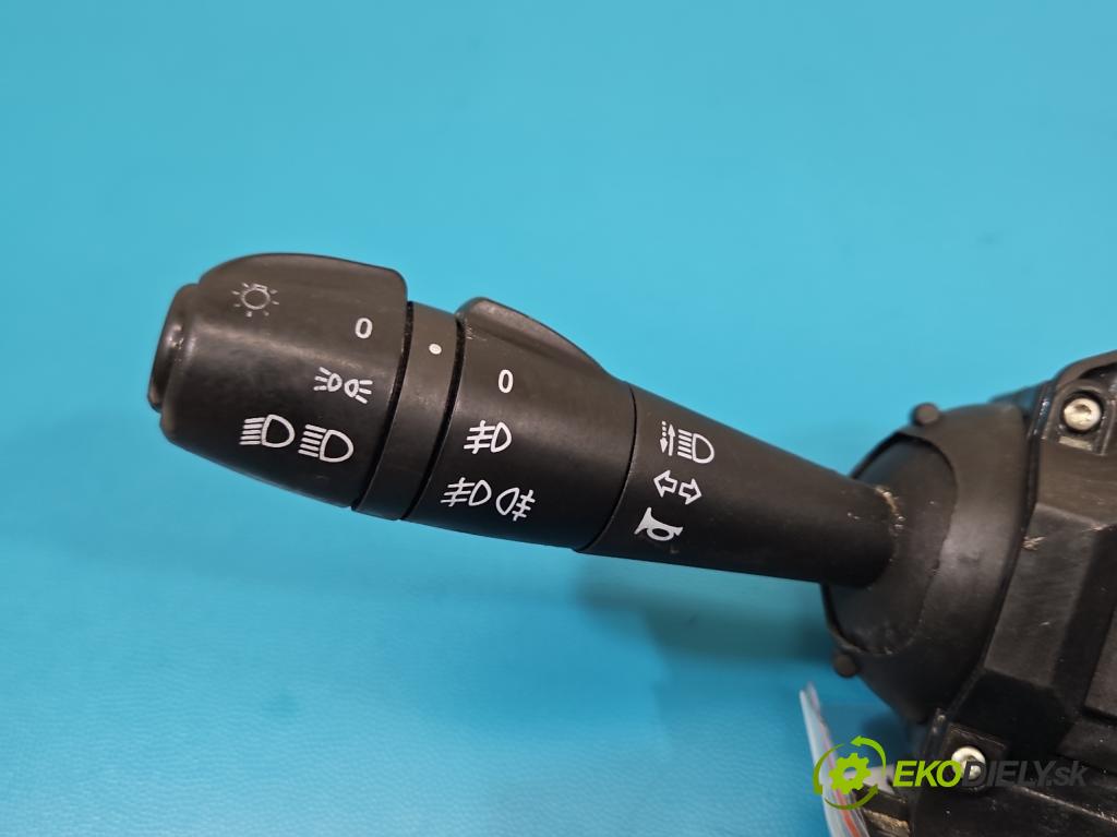 Dacia Logan II 2012-2020 1.2 16V 75 HP manual 55 kW 1149 cm3 4- prepínač komplex: 681728360R (Prepínacie páčky pod volantom)