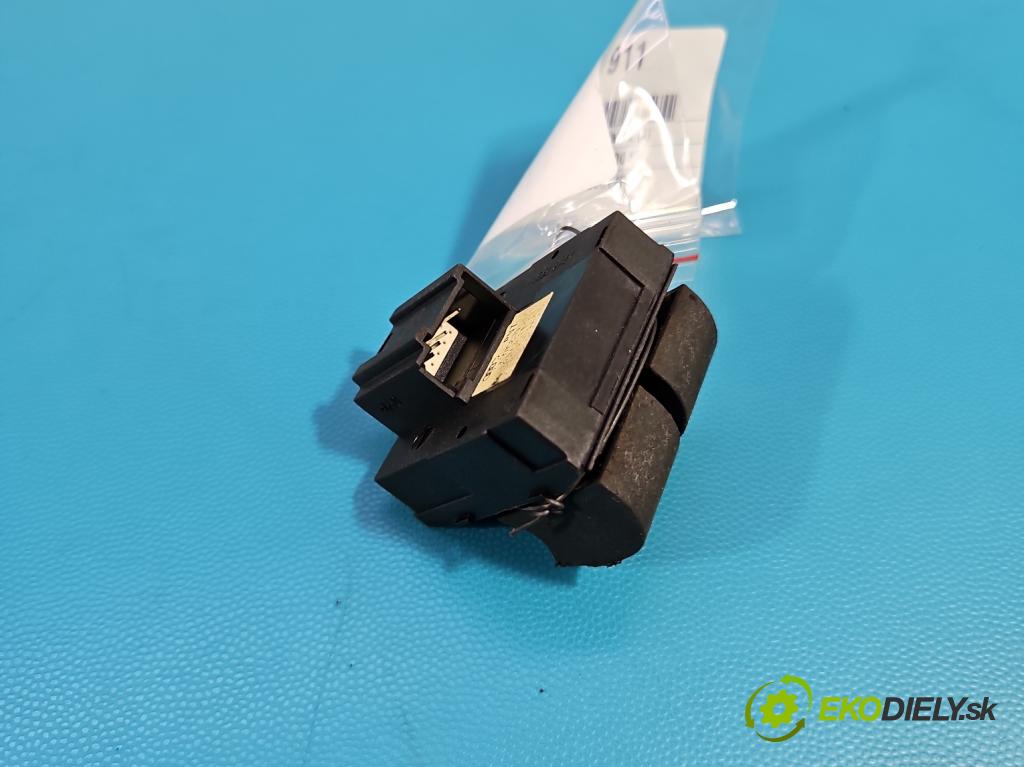 Audi A4 B6 2000-2004 1.9 tdi 131 hp automatic 96 kW 1896 cm3 5- Přepínač oken zpětných zrcátek