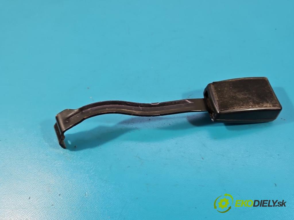 Seat Altea 1.9 tdi 105 hp manual 77 kW 1896 cm3 5- stěna bezpečnost přední levý 5P0857705B