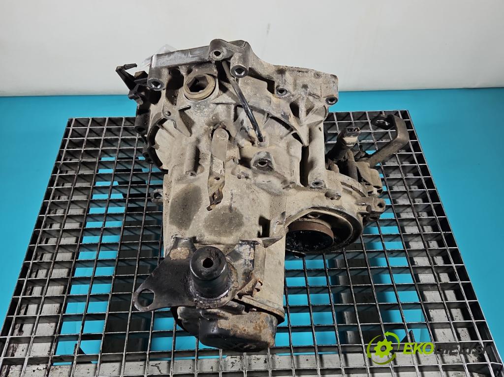 Vw Polo III 6N 1994-2001 1.4 8V 60 HP manual 44 kW 1390 cm3 5- prevodovka stupeň,rýchlosť manual FFR
